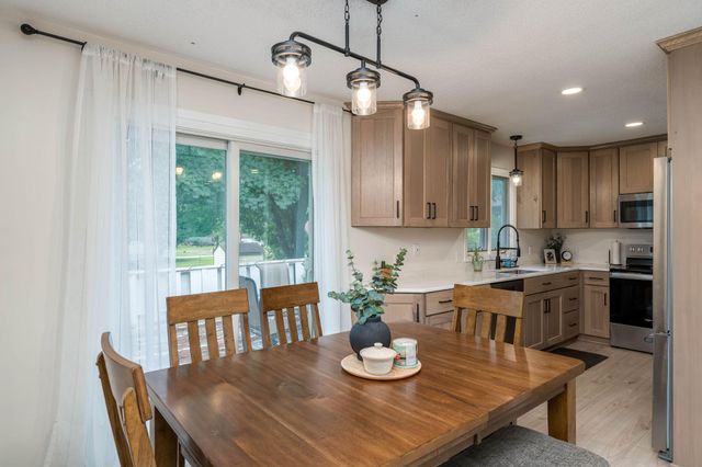 129 Mary Circle, North Mankato, MN 56003
