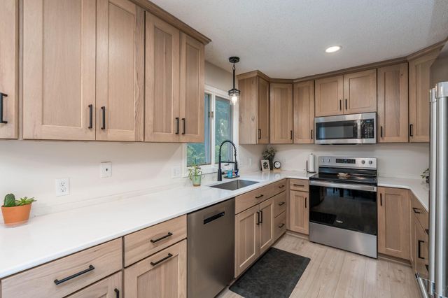 129 Mary Circle, North Mankato, MN 56003