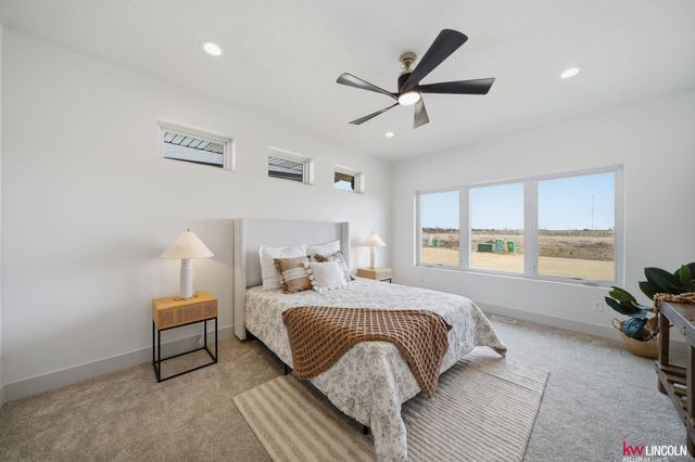 9432 S 87th Street, Lincoln, NE 68526