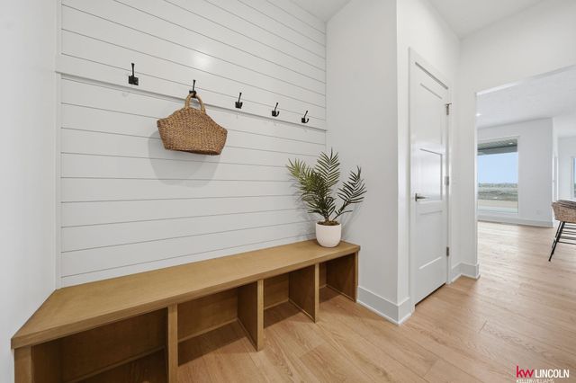 9432 S 87th Street, Lincoln, NE 68526