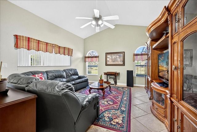 28 FANSHAWE LANE, Palm Coast, FL 32137