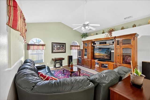 28 FANSHAWE LANE, Palm Coast, FL 32137