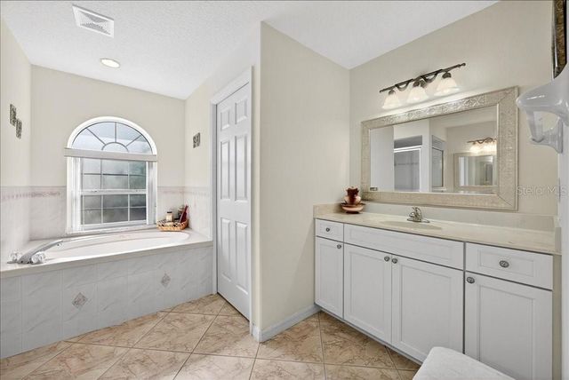 28 FANSHAWE LANE, Palm Coast, FL 32137