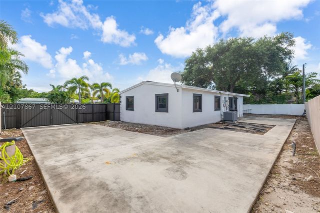6100 NE 2nd Ter, Oakland Park, FL 33334