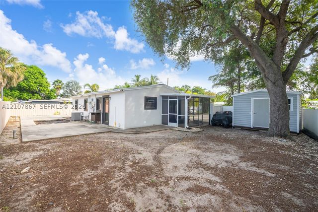 6100 NE 2nd Ter, Oakland Park, FL 33334