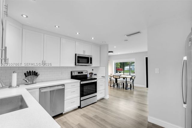 6100 NE 2nd Ter, Oakland Park, FL 33334