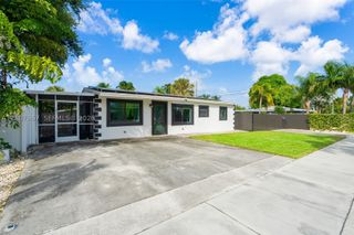 6100 NE 2nd Ter, Oakland Park, FL 33334