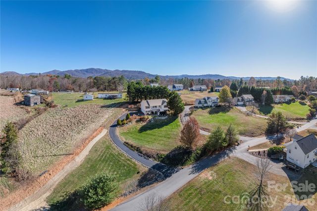 27 Worthington Lane, Weaverville, NC 28787
