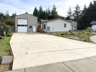 63447 JAMES Dr, Coos Bay, OR 97420