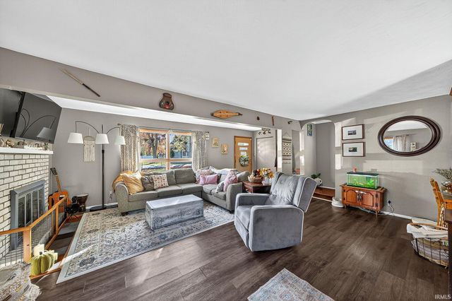 418 W Superior Street, Osceola, IN 46561