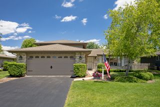 19609 S Old Coach Trail, Frankfort, IL 60423