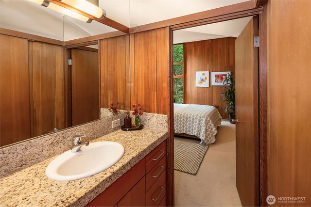 220 130th Avenue SE, Bellevue, WA 98005