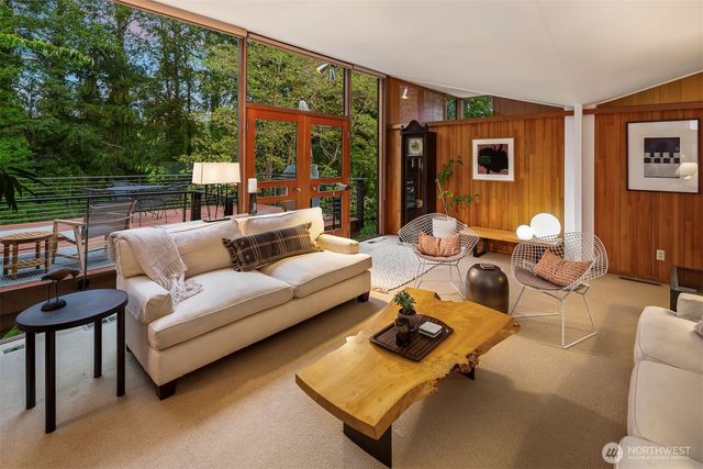 220 130th Avenue SE, Bellevue, WA 98005