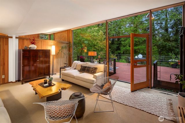 220 130th Avenue SE, Bellevue, WA 98005