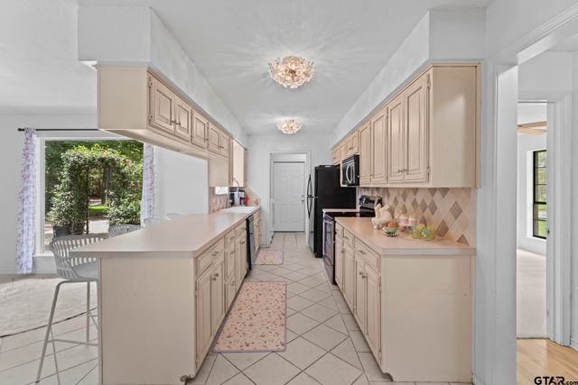 1743 Barbara Ct, Hideaway, TX 75771