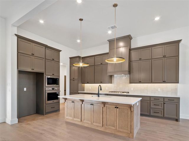 11808 Thomas Trail, Oklahoma City, OK 73173