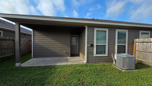 9860 Grosbeak Lane, Magnolia, TX 77354