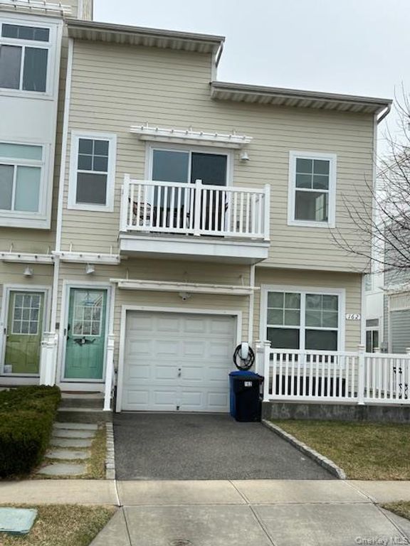 162 Sea Grass Lane B, Arverne, NY 11692