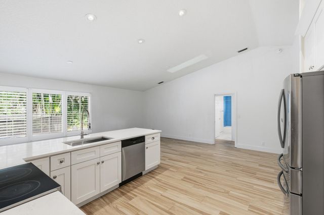 2700 Yarmouth Drive, Wellington, FL 33414