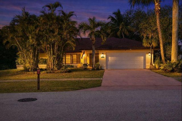 2700 Yarmouth Drive, Wellington, FL 33414