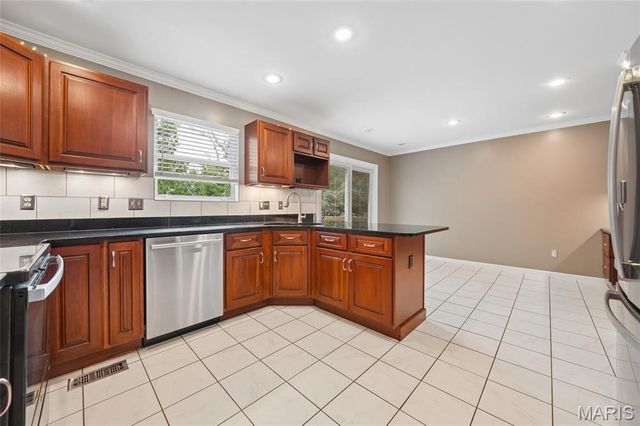 394 Westwind Estates Lane, Valley Park, MO 63088