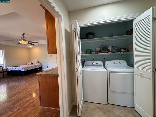 1167 Larch Ave, Moraga, CA 94556