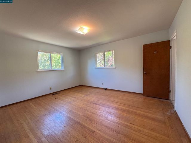 1167 Larch Ave, Moraga, CA 94556