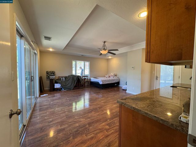 1167 Larch Ave, Moraga, CA 94556