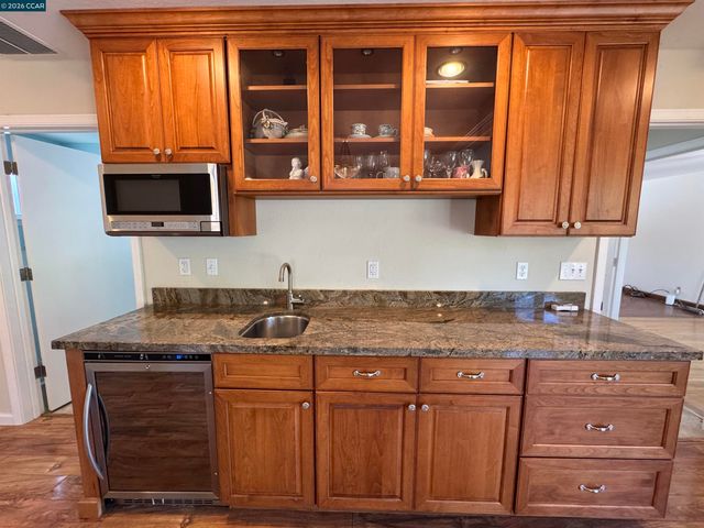 1167 Larch Ave, Moraga, CA 94556