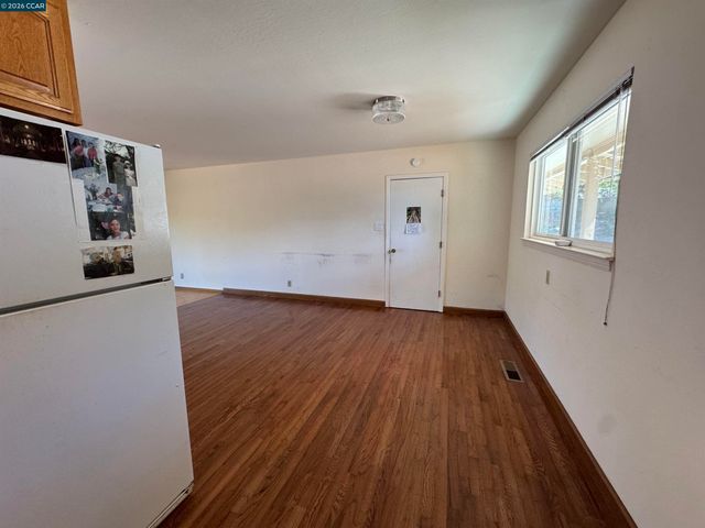 1167 Larch Ave, Moraga, CA 94556