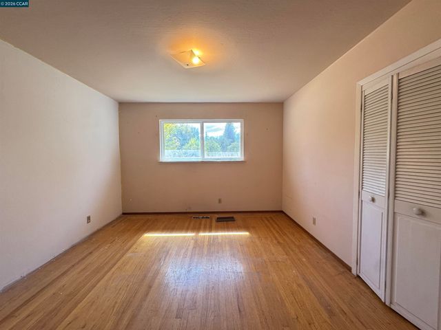 1167 Larch Ave, Moraga, CA 94556