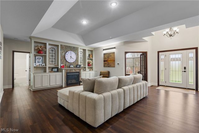 5247 Birchmont Avenue SW, Canton, OH 44706