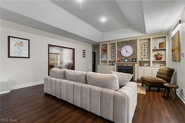 5247 Birchmont Avenue SW, Canton, OH 44706