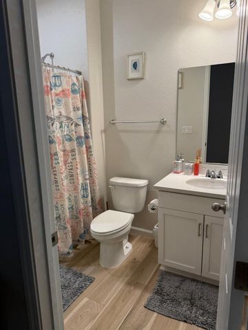 1041 Solace River Way, Roseville, CA 95747