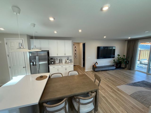 1041 Solace River Way, Roseville, CA 95747