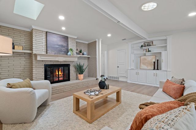 1306 Driftwood Drive, Euless, TX 76040