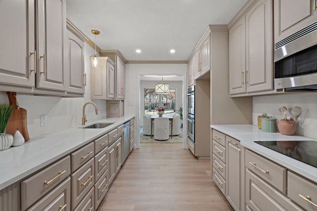 1306 Driftwood Drive, Euless, TX 76040