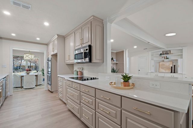 1306 Driftwood Drive, Euless, TX 76040