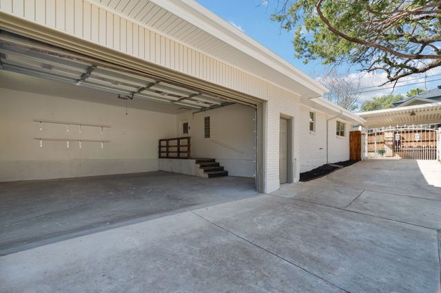 1306 Driftwood Drive, Euless, TX 76040