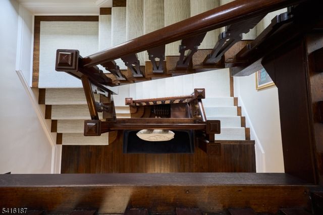 330 Hartford Rd, South Orange Village Twp., NJ 07079