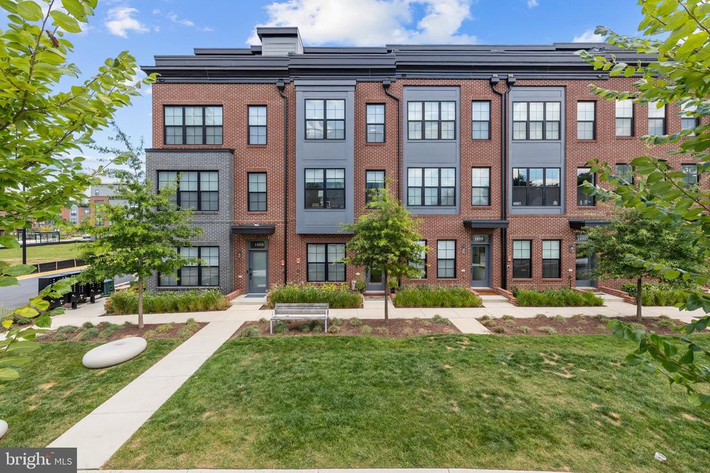 1891 MIDLINE AVE, Reston, VA 20190