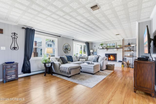 10 Third Street, Matawan, NJ 07747