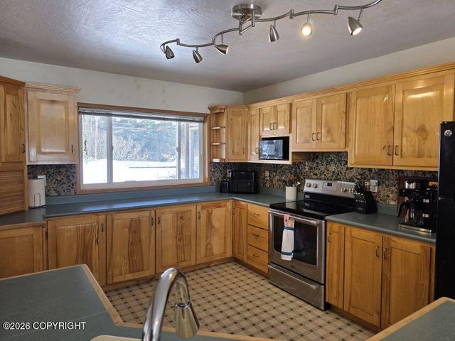 606 FAA Road, Haines, AK 99827