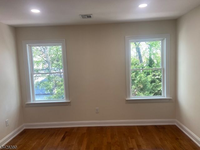 6 Melrose Ave, East Orange City, NJ 07018