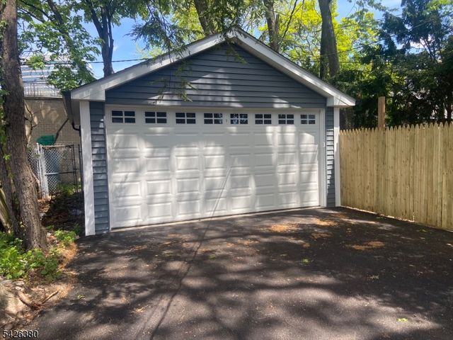 6 Melrose Ave, East Orange City, NJ 07018