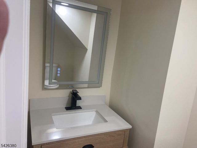 6 Melrose Ave, East Orange City, NJ 07018