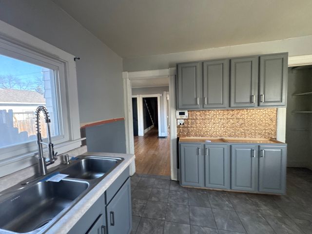 522 E Superior Street, Ottawa, IL 61350