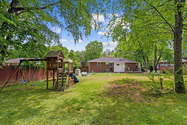 2920 Twin Lawn Dr, Nashville, TN 37214