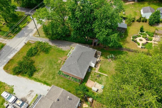 2920 Twin Lawn Dr, Nashville, TN 37214