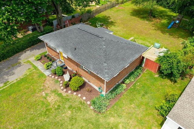 2920 Twin Lawn Dr, Nashville, TN 37214